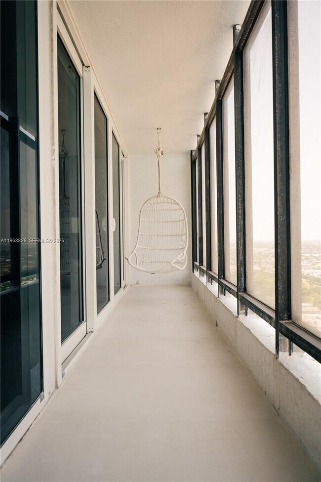 Building Photo - 1717 N Bayshore Dr