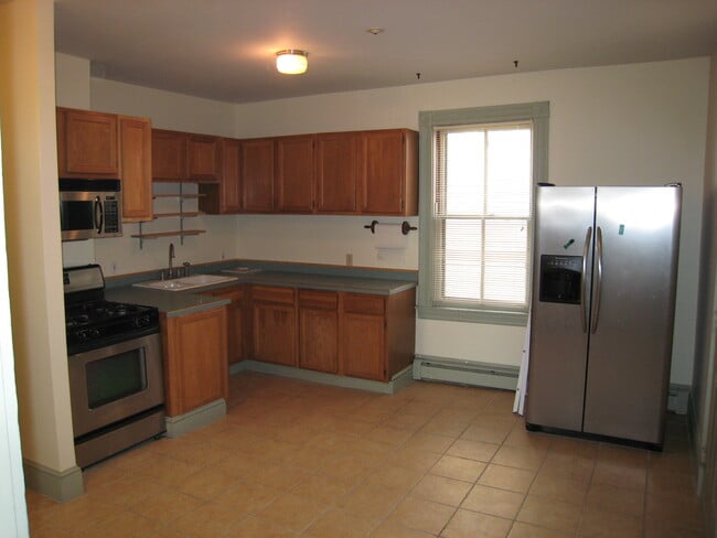 Building Photo - 3-2 Wendell St