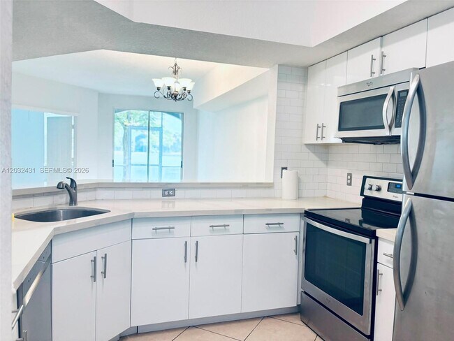 Building Photo - 715 SW 148th Ave