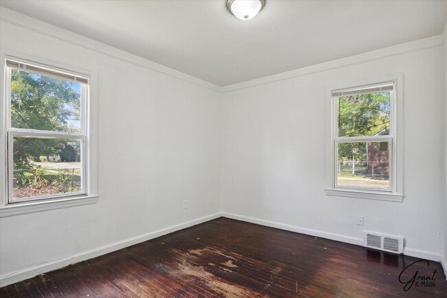 Building Photo - $1,250/month - 3 Bed 1 Bath Single Family Home in Detroit
