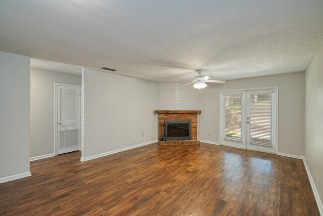Building Photo - 1340 Cherry St