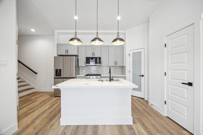 Building Photo - 8412 Vera Lou St