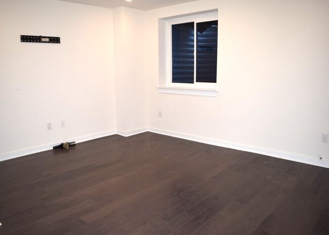 Building Photo - 1606 Parkview Ln