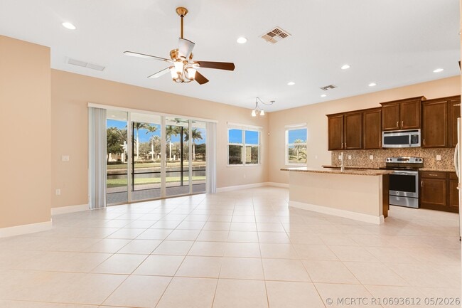 Building Photo - 2805 Bellarosa Circle
