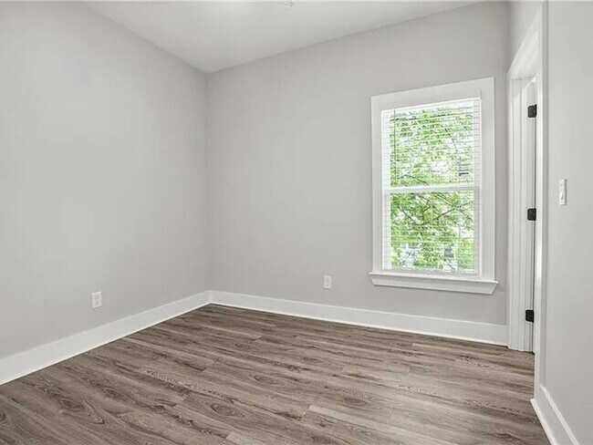 Building Photo - Stylish 4bd/2ba Renovated Rental with Fenced Yard in Growing Westside Neighborhood