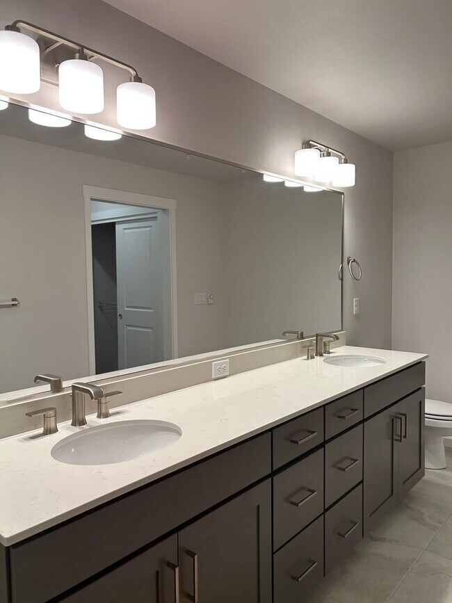 Building Photo - 2Bd/2Ba Redmond House