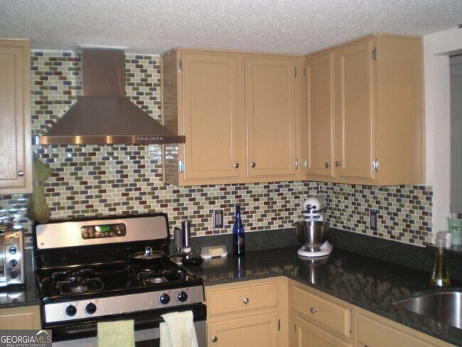 Building Photo - 38 Rumson Ct