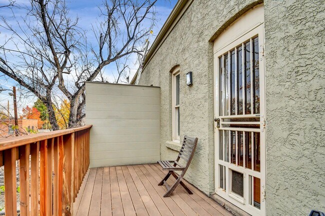 Building Photo - Architecturally Stunning Curtis Park Townhome With Historic Charm