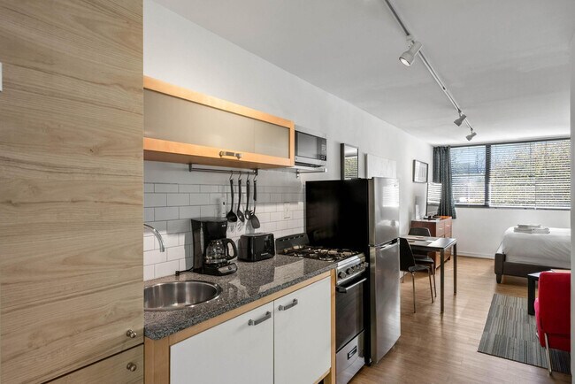 Building Photo - 47 25th St NW