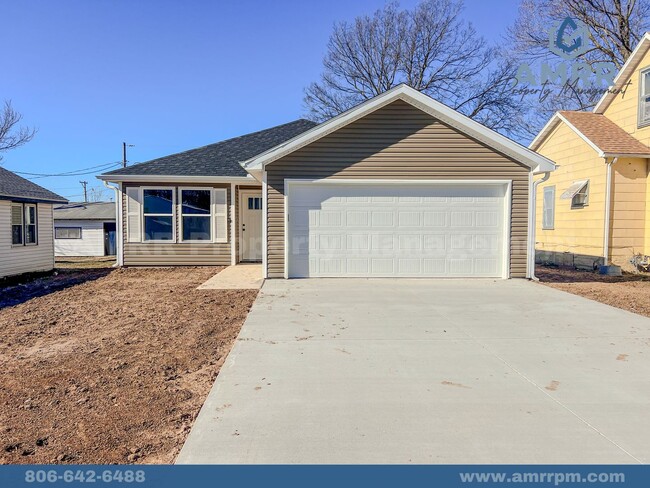 Building Photo - 3 Bedroom In Carterville, MO!