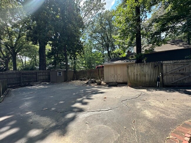 Building Photo - 5901 Brierdale Ave