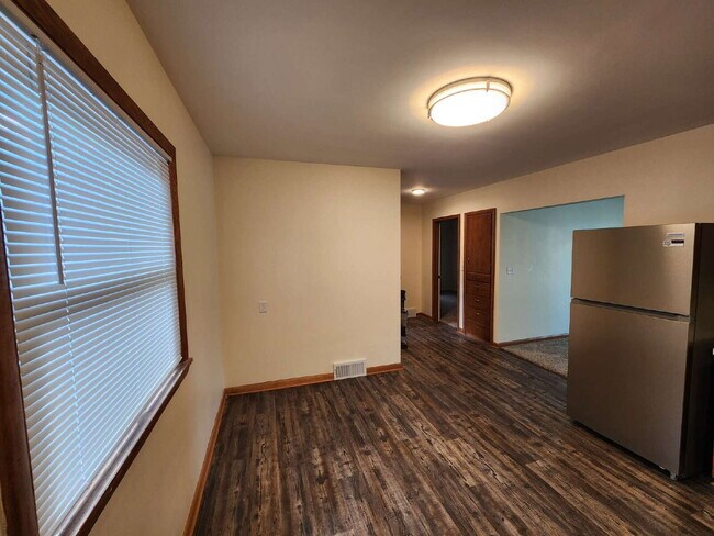 Building Photo - GREAT Location  2 Bedroom side by side duplex  $1395/monthly