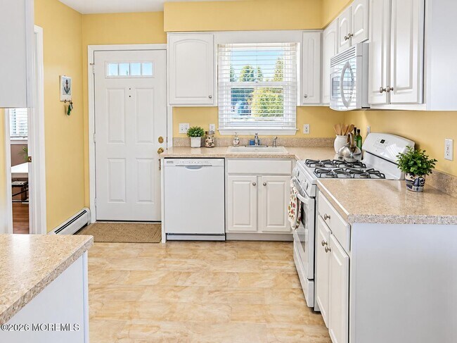 Building Photo - 46 Longpoint Dr