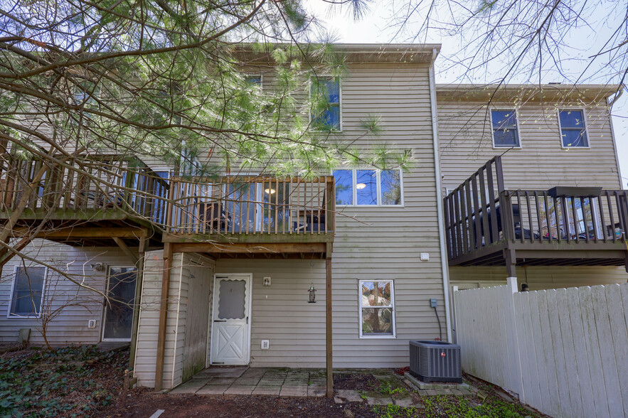 Building Photo - 76 Persian Lilac Dr