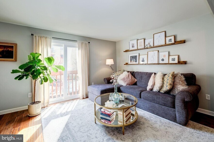 Living Room - 973 S Taylor St