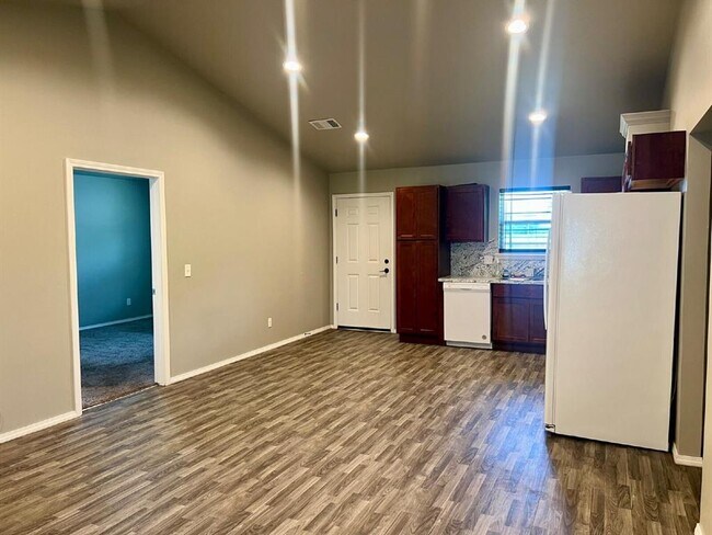 Building Photo - 2823 Juvene Cir