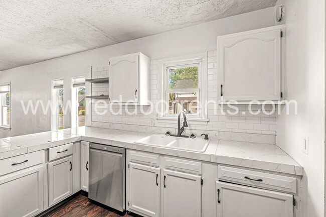 Building Photo - 1602 E 46th St