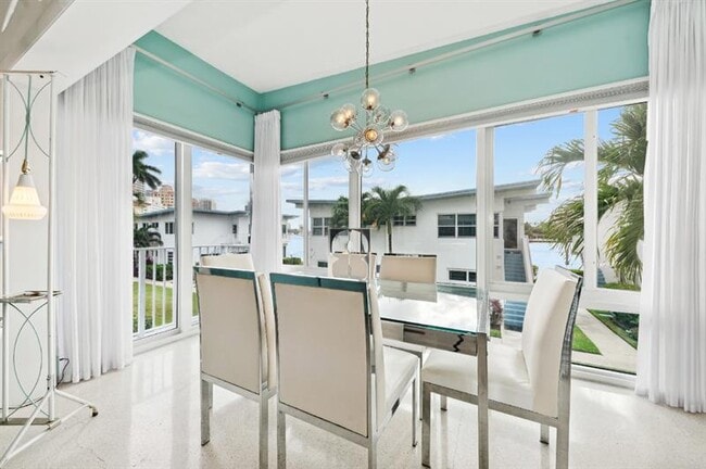 Building Photo - 425 Bayshore Dr