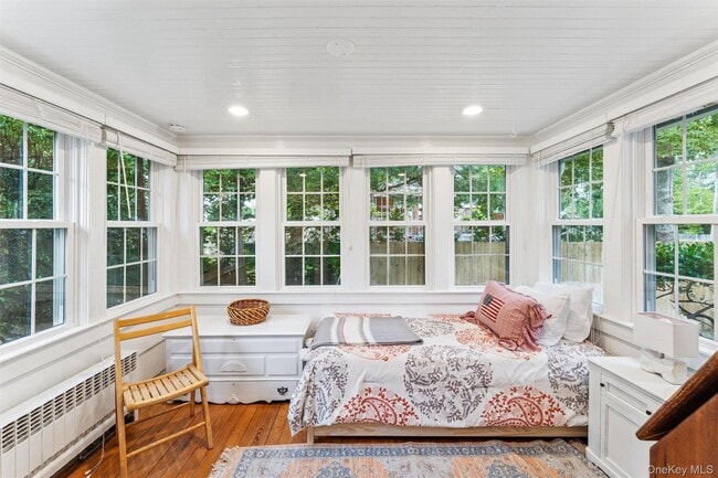 Building Photo - 414 Main St