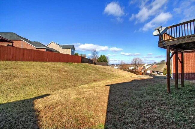 Building Photo - "Discover Spacious Living: 4-Bedroom, 3-Bath Gem in Brentwood's Autumn Crossing!"