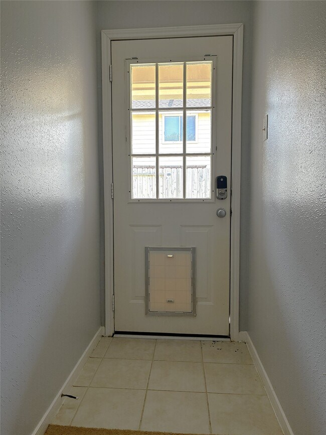 Building Photo - 22410 Barrell Springs Ln