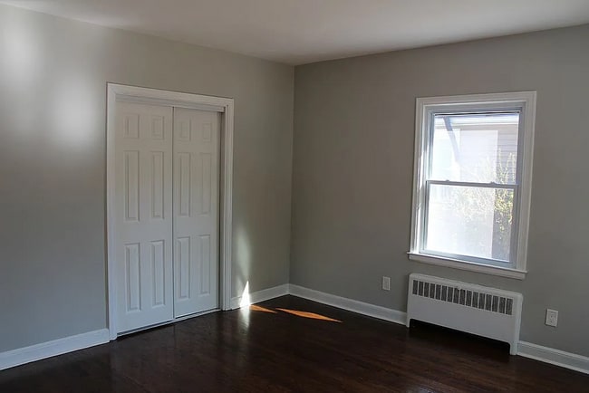 Building Photo - 35 Clark St