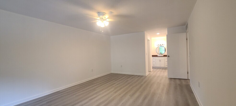 Building Photo - 601 SW 75th St