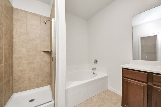 Building Photo - 9526 Opal Gates Dr
