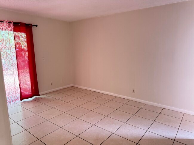 Building Photo - 1119 Goldenrod Rd