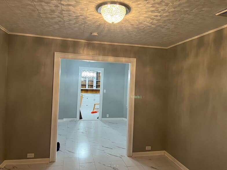 Building Photo - 375 Military Rd