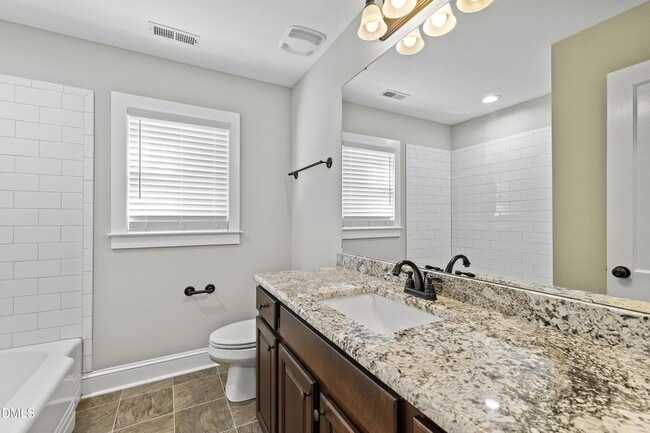 Building Photo - 209 S Walnut St