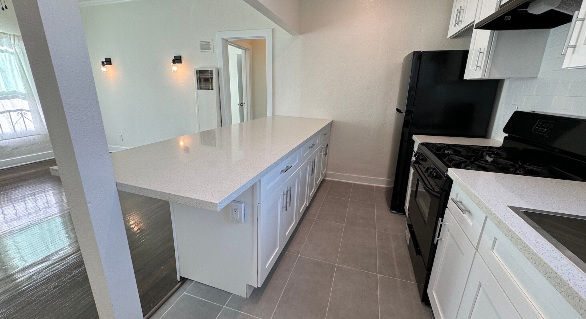 Building Photo - 138 Olive St