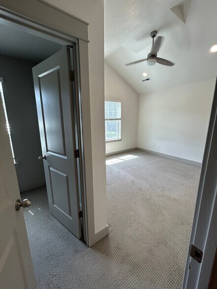 Building Photo - 81 N Orch Dr