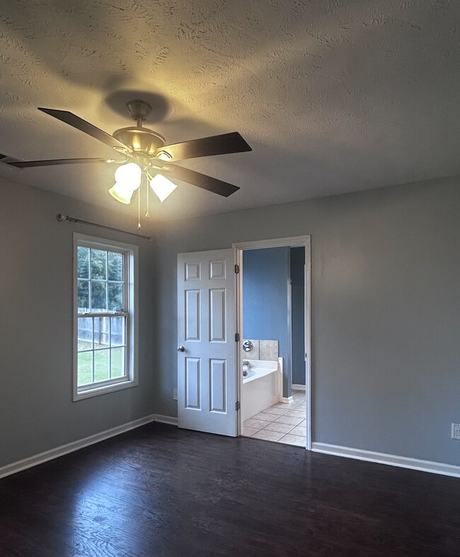 Building Photo - 137 Haywood Dr