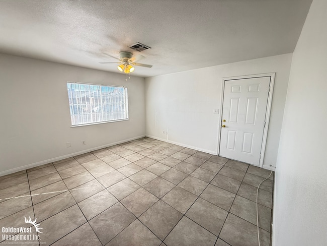 Building Photo - Gorgeous and Functional 4Bdm 2Ba Home with Large Backyard.