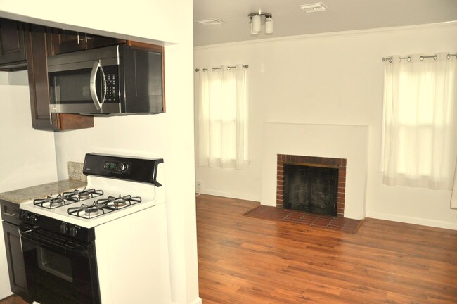 Building Photo - 1657 El Rito Ave