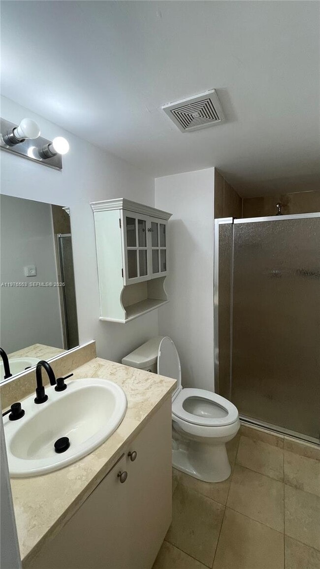 Building Photo - 840 Pine Dr