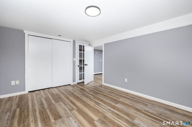 Building Photo - 555 Graham Rd