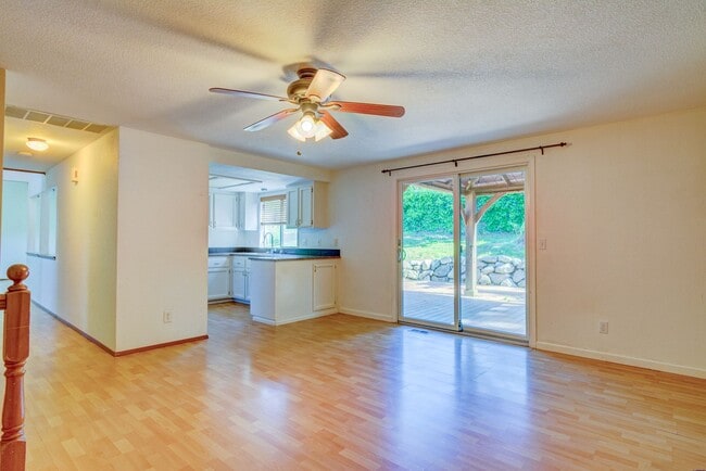 Building Photo - Beautiful Westside Oak Harbor Home Near Sunset Beach – 3 Bed + Bonus Room