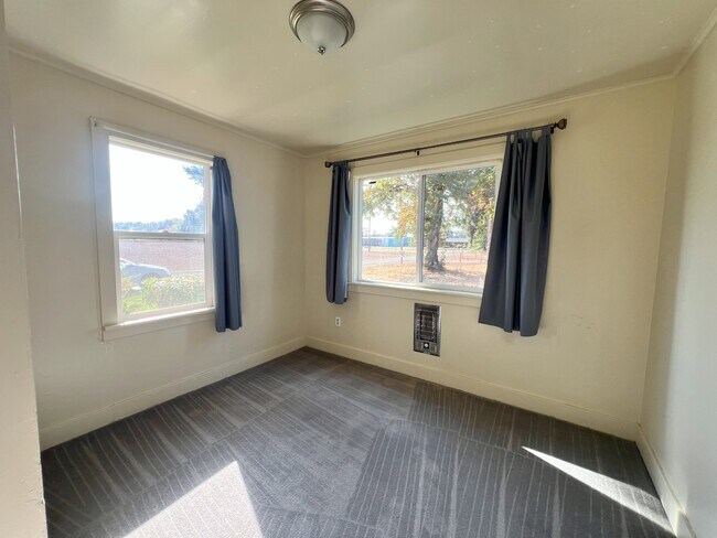 Building Photo - 13799 Myers Ln S