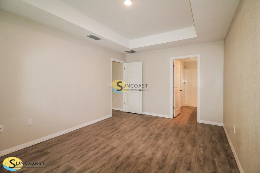 Building Photo - 14111 SW 48th Ct
