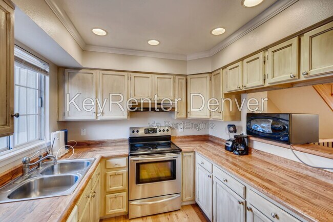 Building Photo - 9555 W Coal Mine Ave
