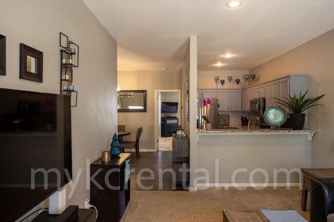 Building Photo - 1201 N Mart-way Dr