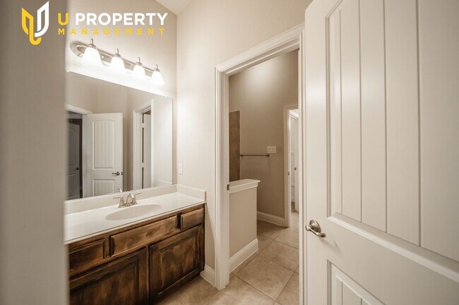 Building Photo - Rich woods in Frisco. Great location and S...