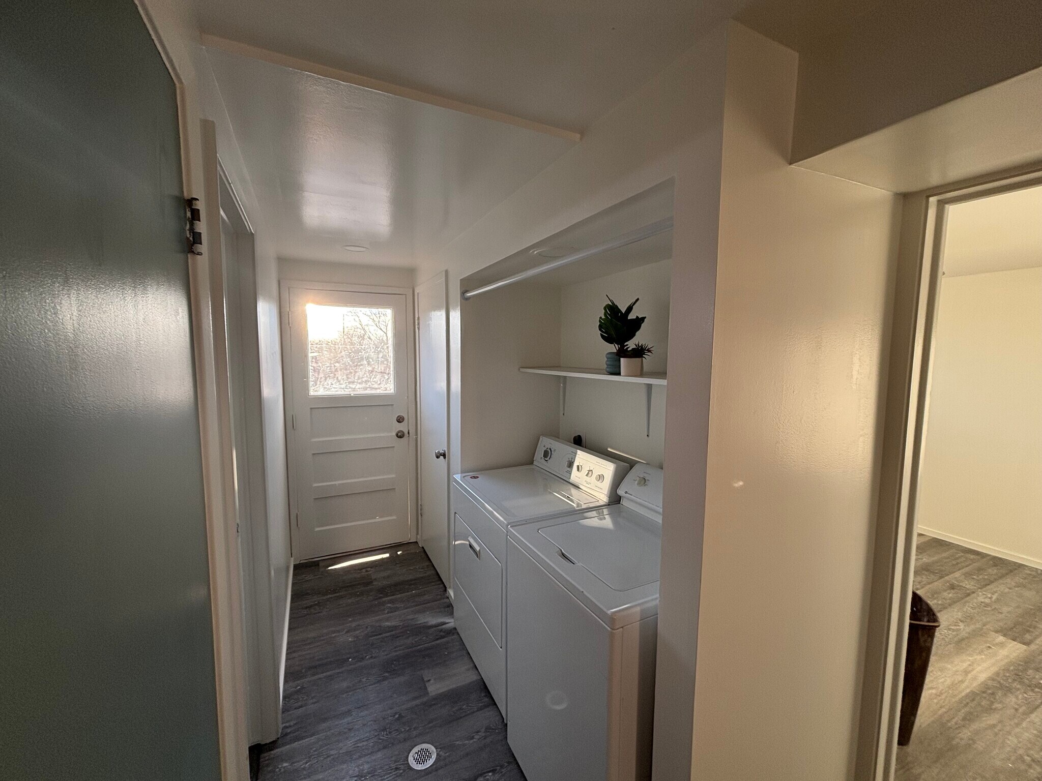 Building Photo - 579 N Highland Blvd