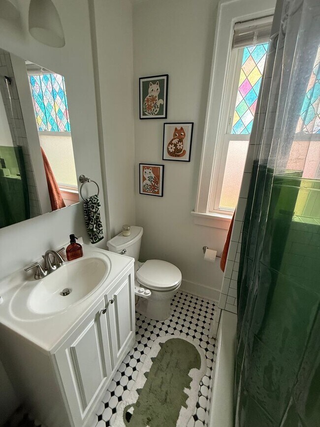 Building Photo - 204-204 S Braddock Ave