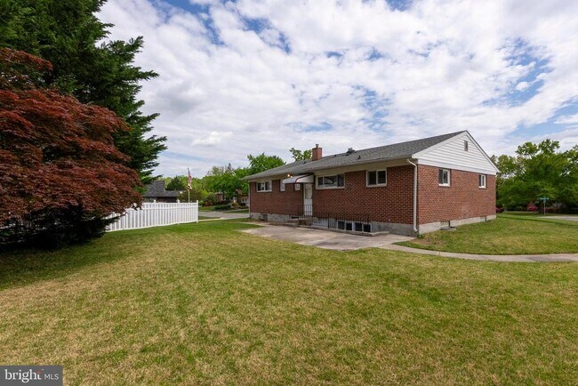 Building Photo - 1626 Pickett Rd