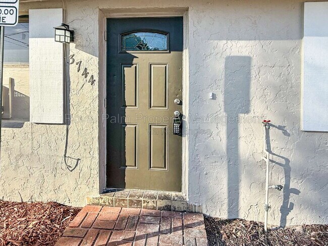 Building Photo - 3744 Estelle Ave