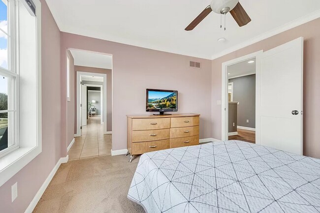 Building Photo - 17659 63rd Pl N