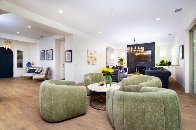 Building Photo - Gorgeous Custom Upgraded Serrano Home!